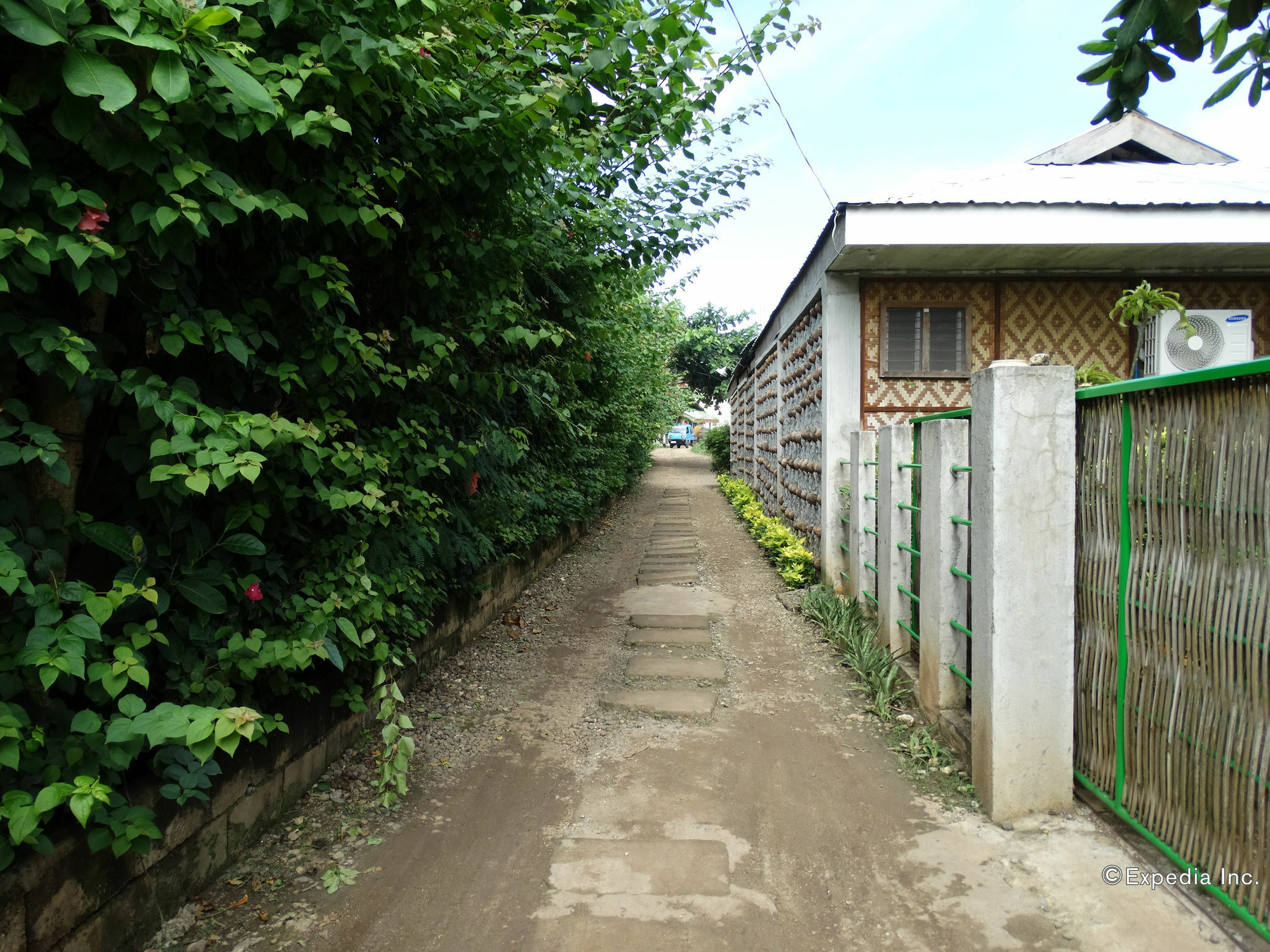 Alona Grove Tourist Inn Tawala  Bagian luar foto