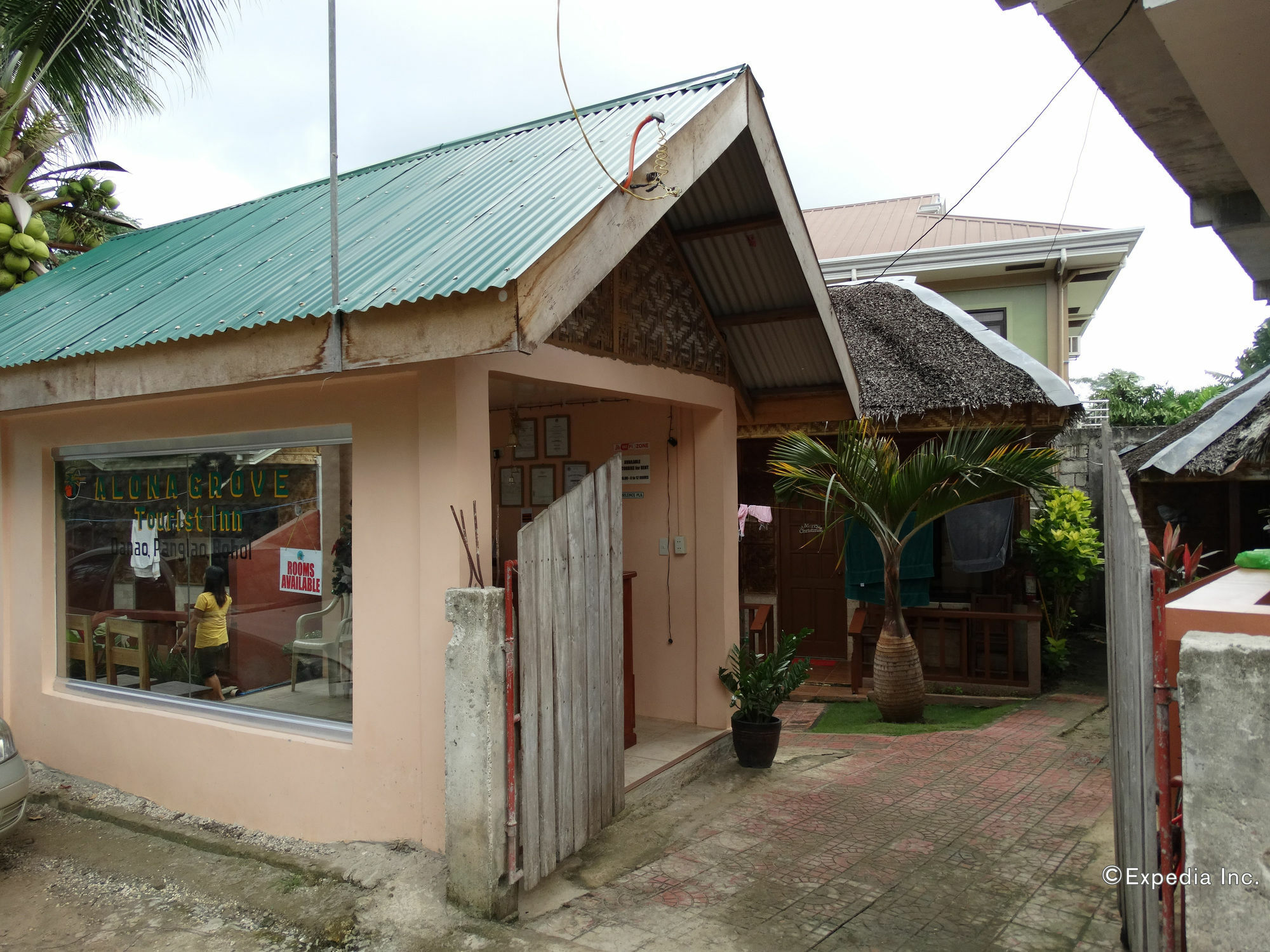 Alona Grove Tourist Inn Tawala  Bagian luar foto